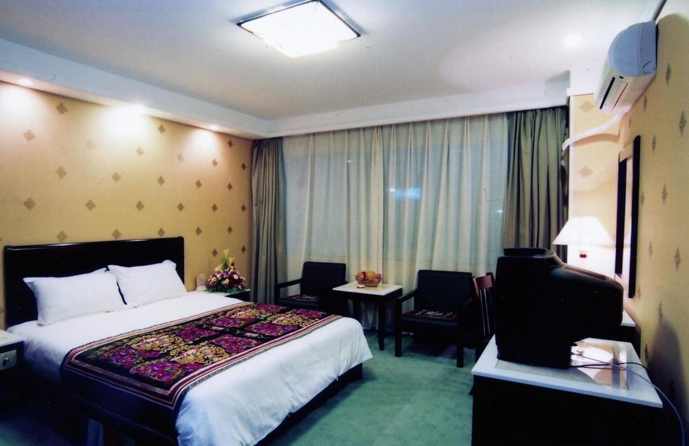 Chuxiong Mansion Yi Ren Hotel- كونمينغ المظهر الخارجي الصورة